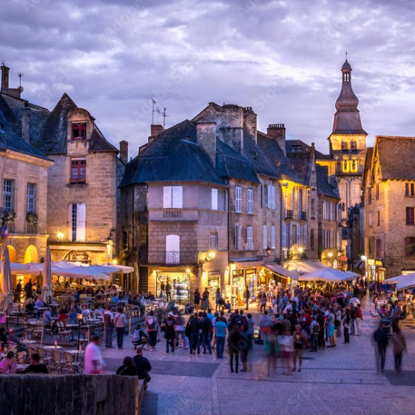 Sarlat-la-Canéda, Joyau Médiéval du Périgord Noir